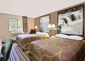 Super 8 by Wyndham Elkins hotel thumbnail 4