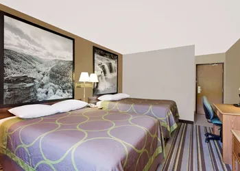 Super 8 by Wyndham Elkins hotel thumbnail 5