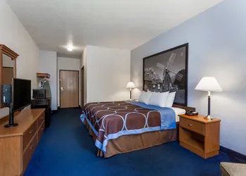 Super 8 by Wyndham Cobleskill NY hotel thumbnail 6