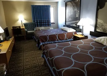 Super 8 by Wyndham Fort Collins hotel thumbnail 3