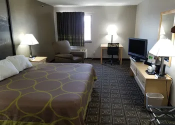 Super 8 by Wyndham Fort Collins hotel thumbnail 5