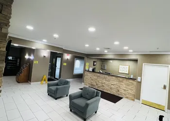 Super 8 by Wyndham South Bend hotel thumbnail 5