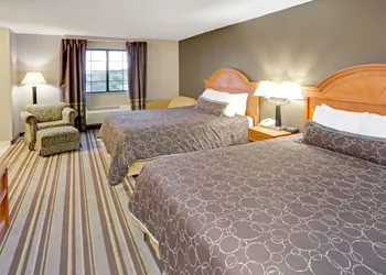 Super 8 by Wyndham South Bend hotel thumbnail 7