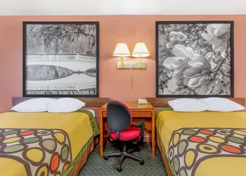 Super 8 by Wyndham Santee hotel thumbnail 7