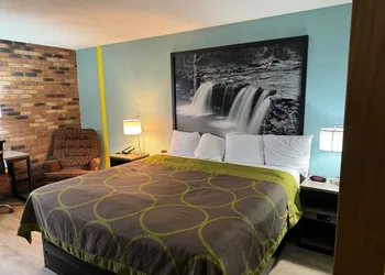 Super 8 by Wyndham Blytheville hotel thumbnail 8
