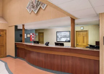 Super 8 by Wyndham Troy IL/St. Louis Area hotel thumbnail 2