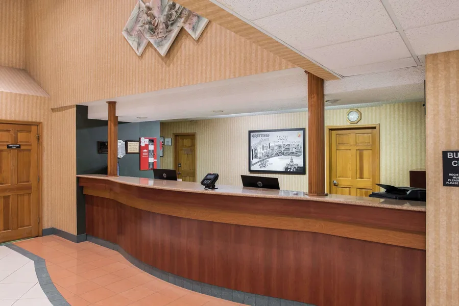Super 8 by Wyndham Troy IL/St. Louis Area hotel detail image 2