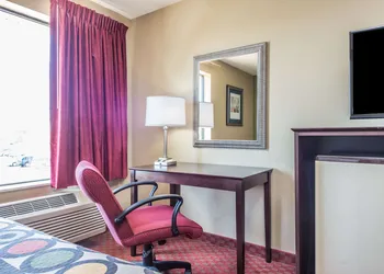 Super 8 by Wyndham Troy IL/St. Louis Area hotel thumbnail 6