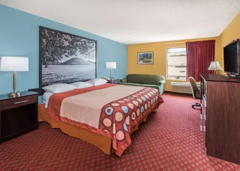 Super 8 by Wyndham Troy IL/St. Louis Area hotel thumbnail 7