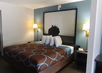Super 8 by Wyndham Dania/Fort Lauderdale Arpt hotel thumbnail 6