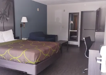 Super 8 by Wyndham Dania/Fort Lauderdale Arpt hotel thumbnail 8