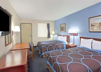Super 8 by Wyndham Suwanee hotel thumbnail 8