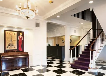 Maison St Charles hotel thumbnail 2