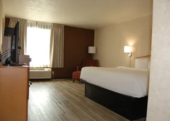Quality Inn hotel thumbnail 5