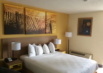 Days Inn by Wyndham Fayetteville-South/I-95 Exit 49 hotel thumbnail 7