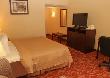 Quality Inn Buffalo Airport hotel thumbnail 4