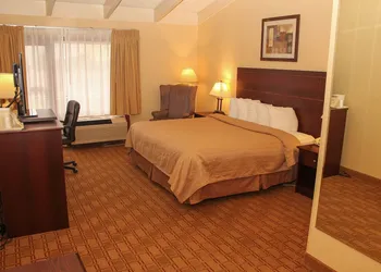Quality Inn Buffalo Airport hotel thumbnail 5