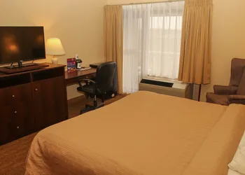 Quality Inn Buffalo Airport hotel thumbnail 6
