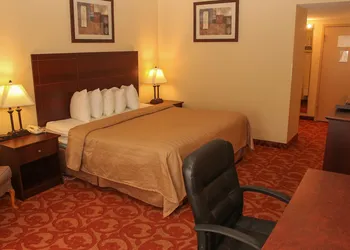 Quality Inn Buffalo Airport hotel thumbnail 7