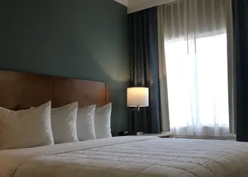 MainStay Suites John Wayne Airport by Choice Hotels hotel thumbnail 6