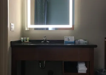 MainStay Suites John Wayne Airport by Choice Hotels hotel thumbnail 7