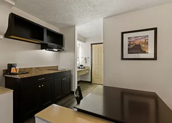 Quality Inn Traverse City hotel thumbnail 6