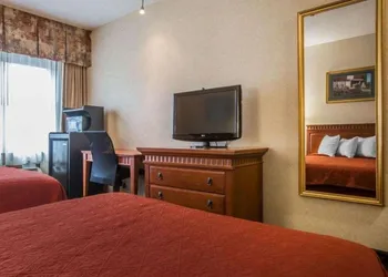 Point Hotel Queensbury hotel thumbnail 6