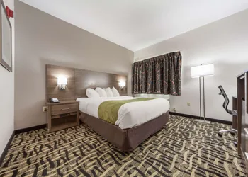 Quality Inn & Suites Omaha Chalco hotel thumbnail 5