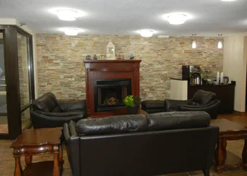 Quality Inn Holland - Toledo hotel thumbnail 4