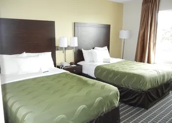 Quality Inn Holland - Toledo hotel thumbnail 8