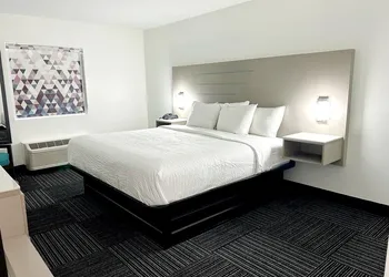 Baymont by Wyndham Port Wentworth hotel thumbnail 8
