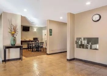Quality Inn & Suites Livermore Wine Country hotel thumbnail 3
