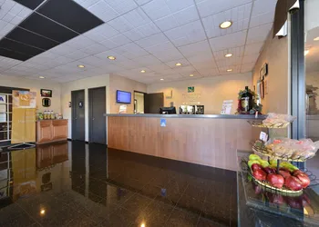 Quality Inn Temecula Valley Wine Country hotel thumbnail 2