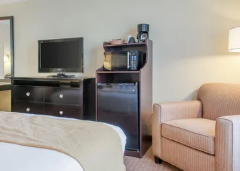 Quality Inn & Suites Gallup I-40 Exit 20 hotel thumbnail 7