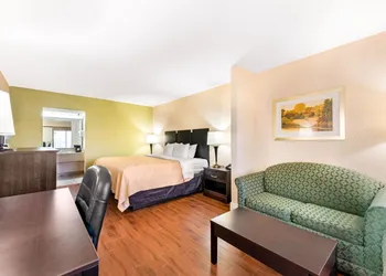 Quality Inn & Suites Orlando Airport hotel thumbnail 8