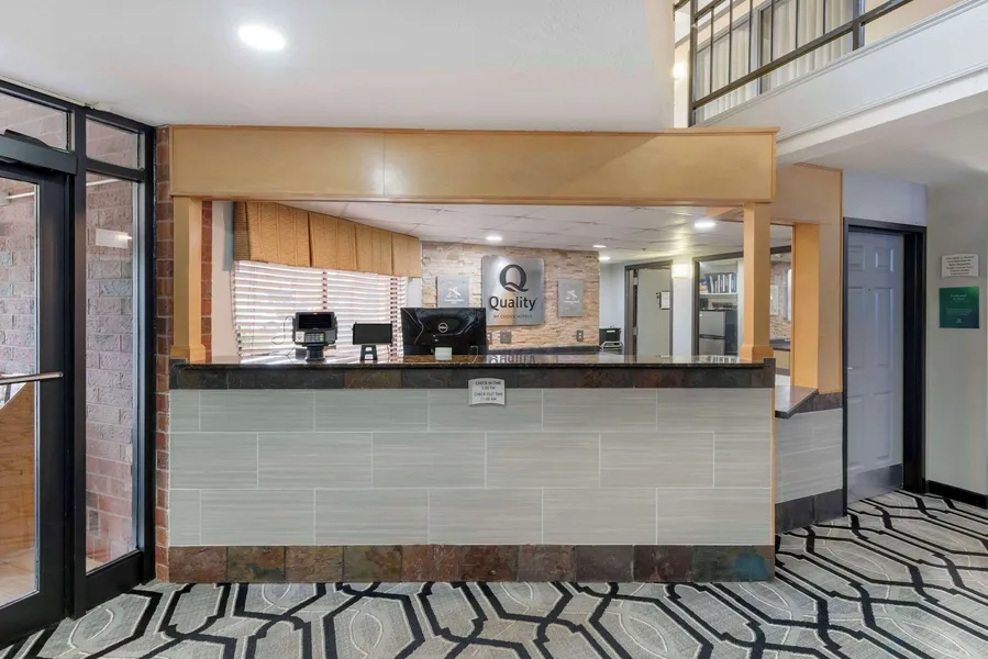 Quality Inn & Suites Mayo Clinic Area hotel detail image 2