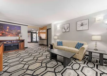 Quality Inn & Suites Mayo Clinic Area hotel thumbnail 3