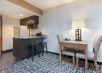 Quality Inn & Suites Mayo Clinic Area hotel thumbnail 6