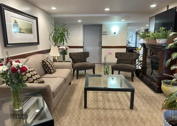 Quality Inn & Suites Everett hotel thumbnail 2