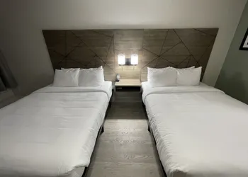 Quality Inn & Suites Airport/Cruise Port Hollywood hotel thumbnail 4