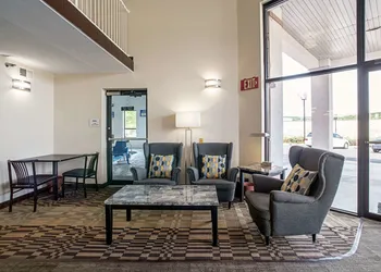Quality Inn Near Six Flags St. Louis hotel thumbnail 4