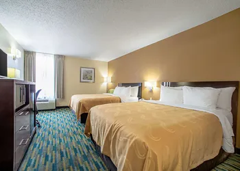 Quality Inn Near Six Flags St. Louis hotel thumbnail 7