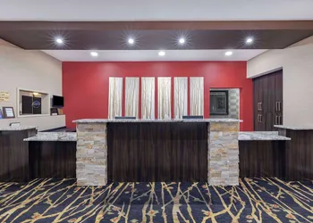 Ramada by Wyndham Grand Forks hotel thumbnail 4