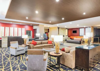 Ramada by Wyndham Grand Forks hotel thumbnail 7
