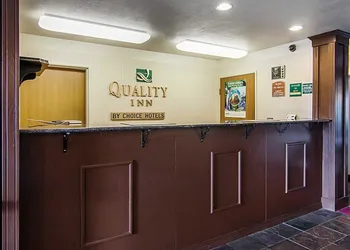 Quality Inn Bend North hotel thumbnail 2