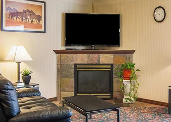 Quality Inn Bend North hotel thumbnail 3