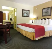 Carmel Inn & Suites hotel detail image 7