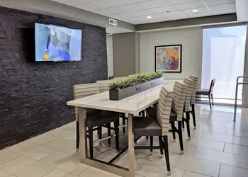 Best Western Plus Commerce Hotel hotel thumbnail 4