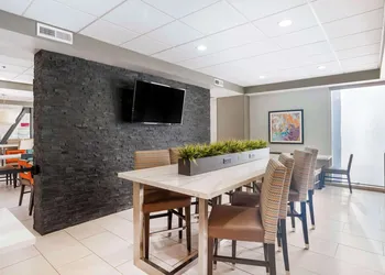 Best Western Plus Commerce Hotel hotel thumbnail 7