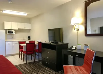 Days Inn by Wyndham Augusta / Fort Eisenhower hotel thumbnail 2